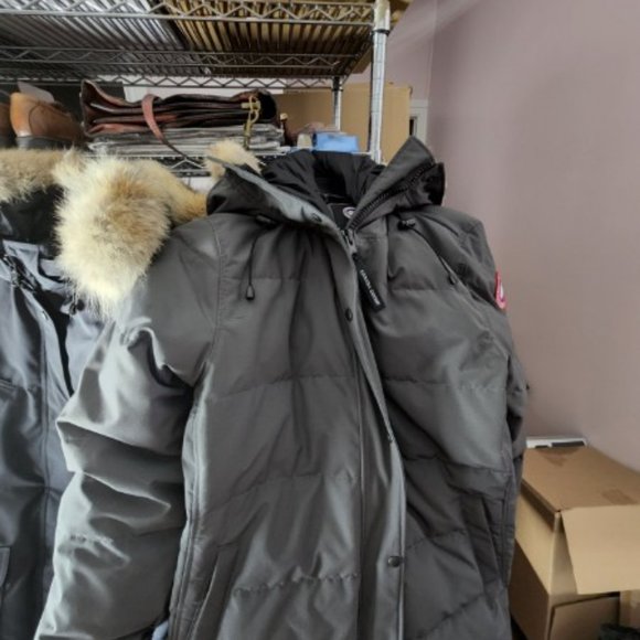 Canada Goose Shelburne Genuine Coyote Fur Trim Down Parka, XXL - Picture 4 of 4